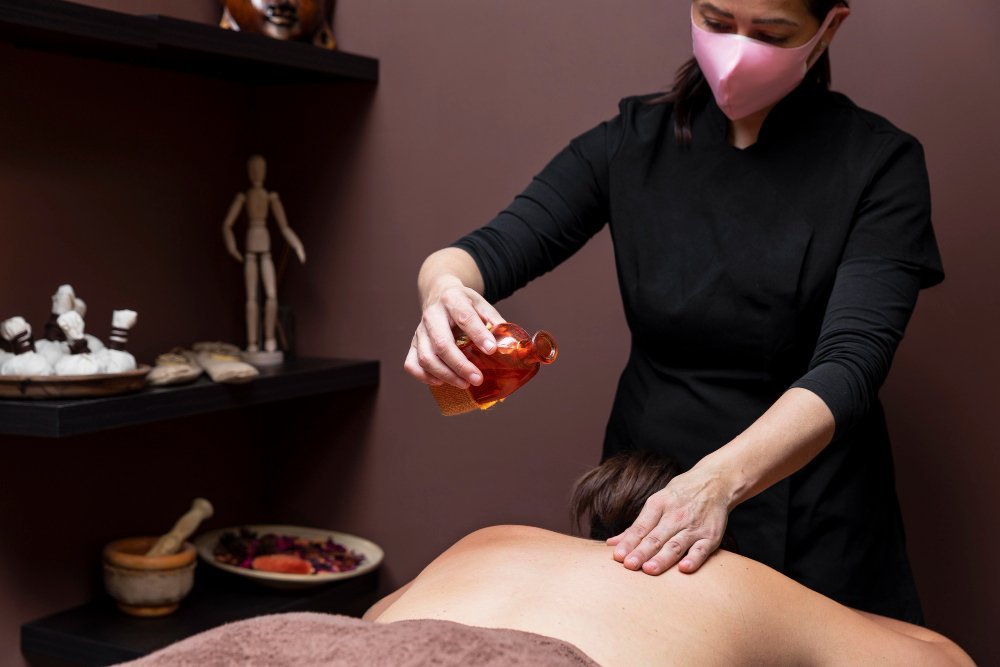 Read more about the article Experience the Reviving Touch of Abhyanga Therapies